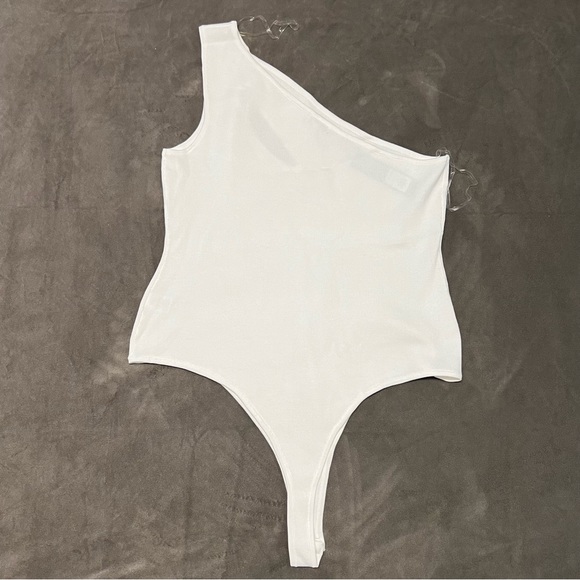 Carlie One Shoulder Bodysuit - Picture 7 of 10